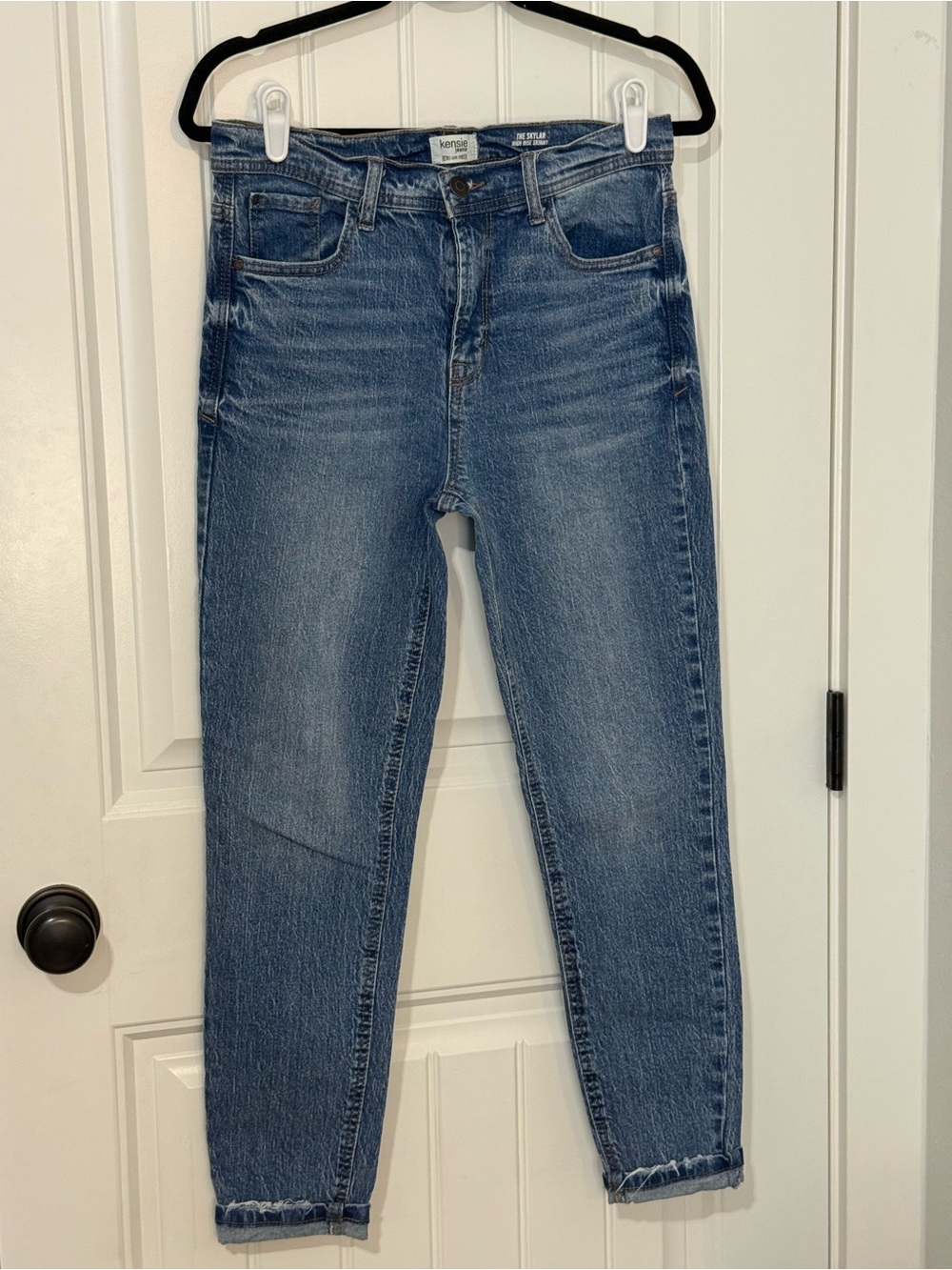 Kensie Cropped Ankle Jeans in Medium Blue Wash